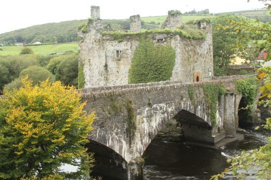 Carrigadrohid Castle